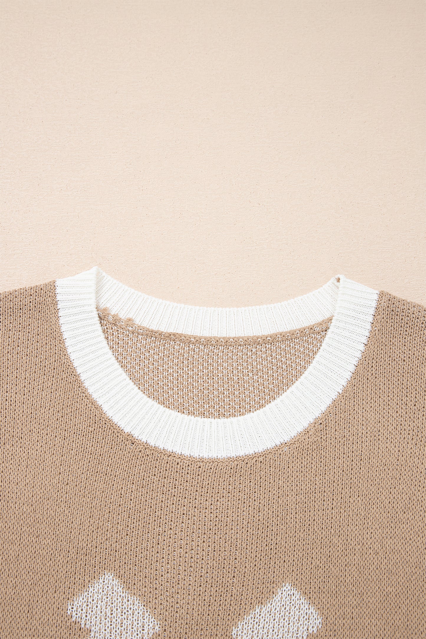 Goat Horse Shoe Pattern Contrast Trim Short Sleeve Sweater