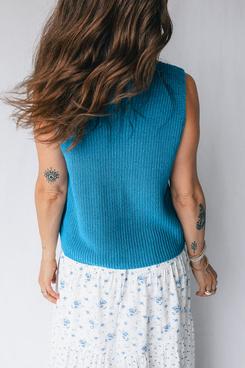 Dusk Blue Summer Script Graphic Sleeveless Sweater Vest
