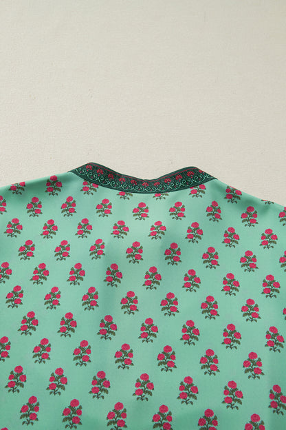 Green Plus Size Floral Print Contrast Trim V Neck Bracelet Sleeve Blouse