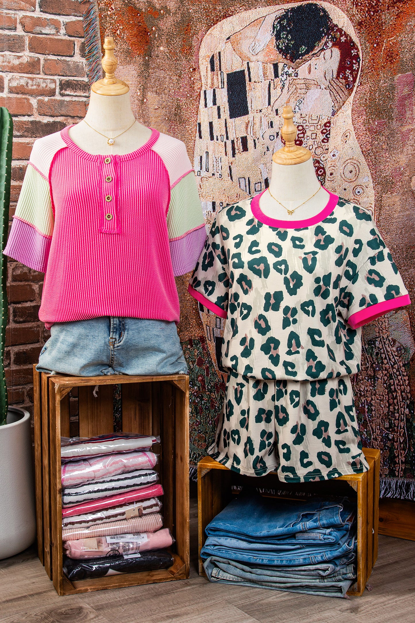 Brown Unique Leopard Print Contrast Trim Top Loose 2pcs Short Set