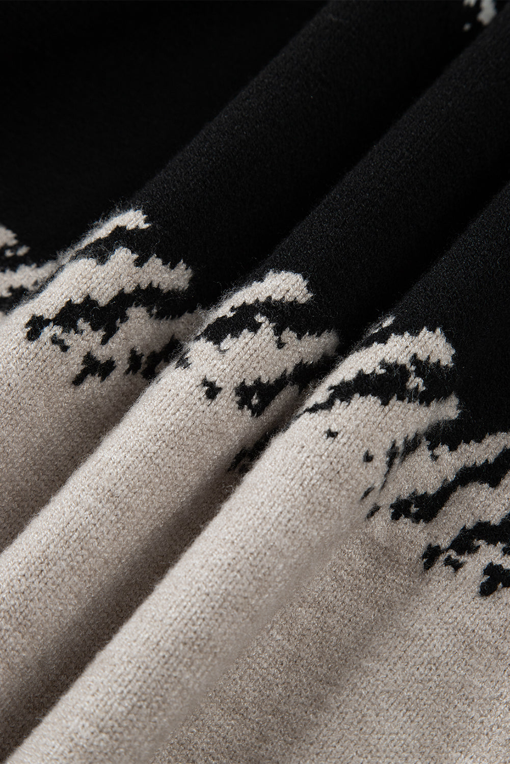 Black Stylish Color Block Pattern Drop Shoulder Sweater