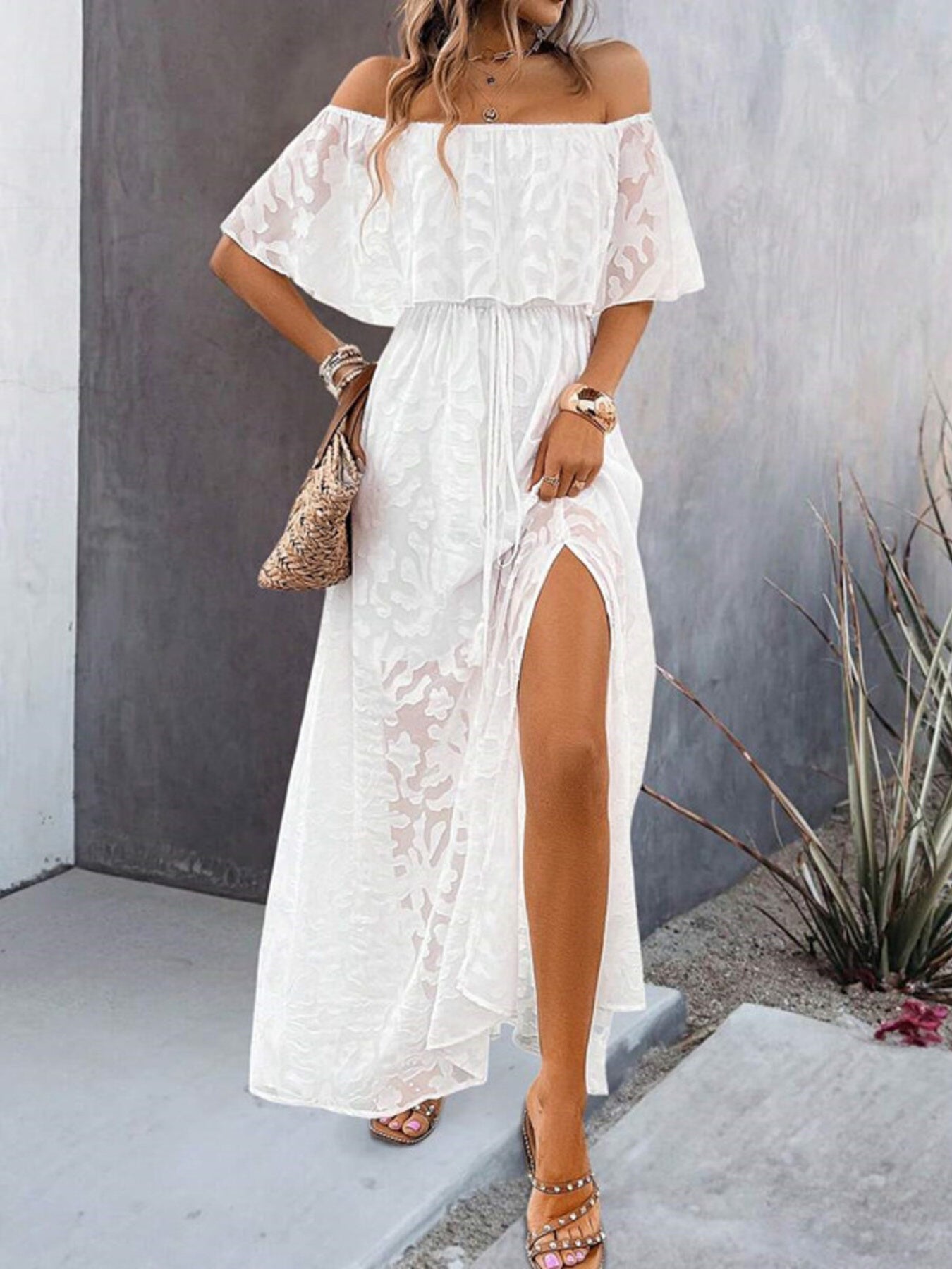 ee8e5cc2281f46b6b87d37c038f2550c-Max